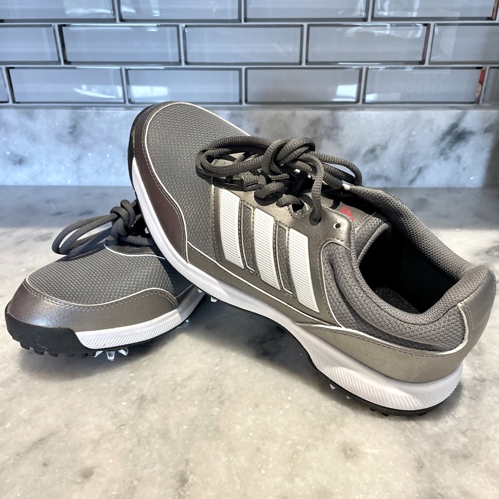 LIKE NEW. WORN TWICE, GOLF SHOES